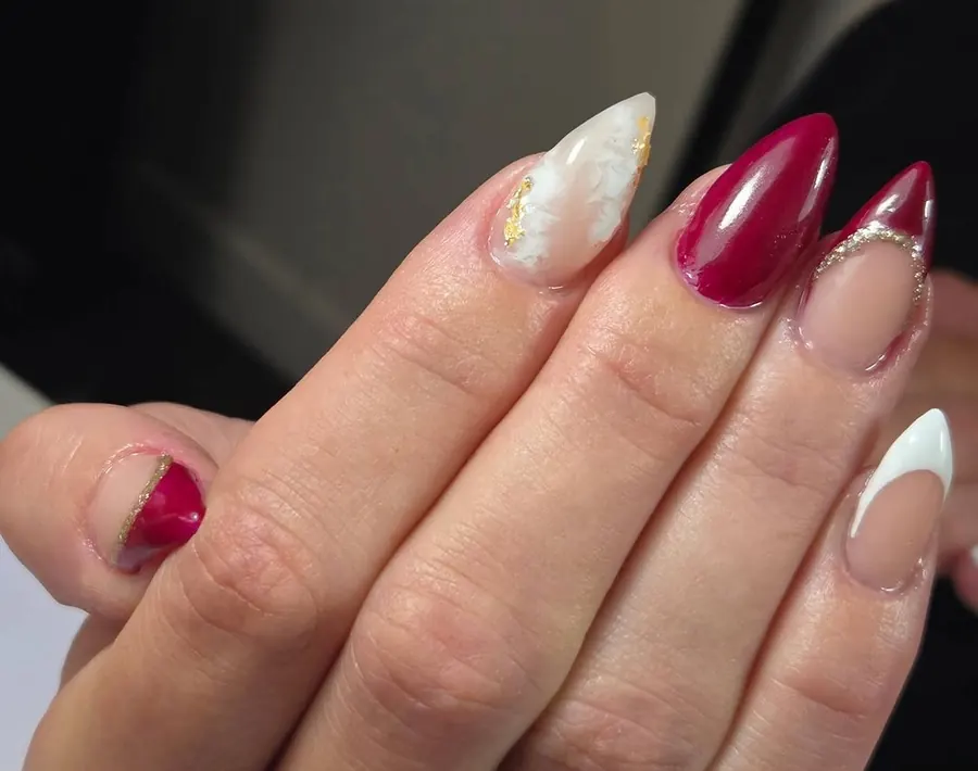 Amandelnagels in rood, wit en goud
